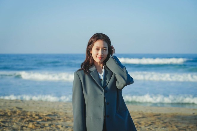 Say đắm nhan sắc của Park Shin Hye ở hậu trường phim mới - Ảnh 4.