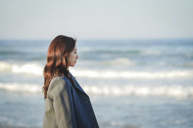 Say đắm nhan sắc của Park Shin Hye ở hậu trường phim mới - Ảnh 1.