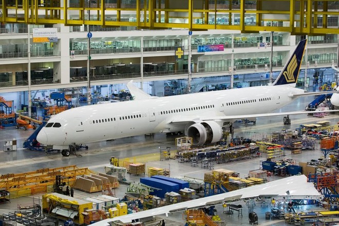 Nguồn cơn cho sự cẩu thả của Boeing: Máy bay thiếu bu lông; bên trong đầy rác và chai rượu rỗng vẫn giao cho khách hàng chính phủ - Ảnh 1.