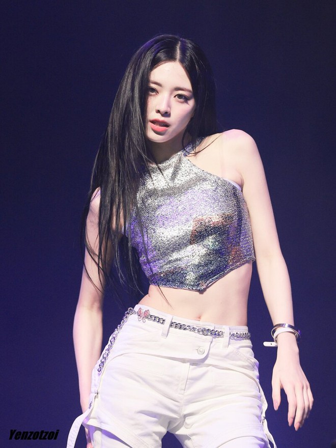 Top idol nữ viral nhờ thân hình siêu thực: Jennie chuẩn chỉnh, Jisoo gây tranh luận nhưng chưa bằng thánh body gen 4 tạo cơn sốt “độn hông” - Ảnh 12.