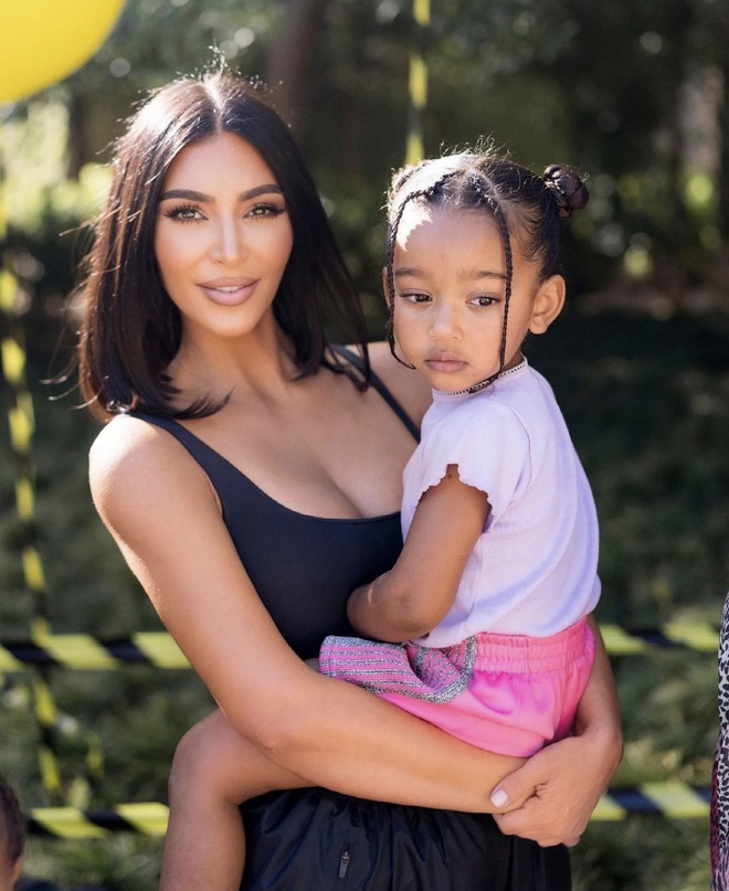 The older Kim Kardashian's daughter becomes, the more she "blooms", her current beauty is like a "copycat" from mother - Photo 2.