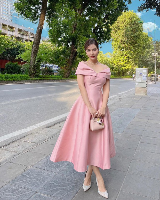 10 set v&aacute;y liền trẻ trung v&agrave; sang trọng tham khảo từ mỹ nh&acirc;n Việt - Ảnh 6.