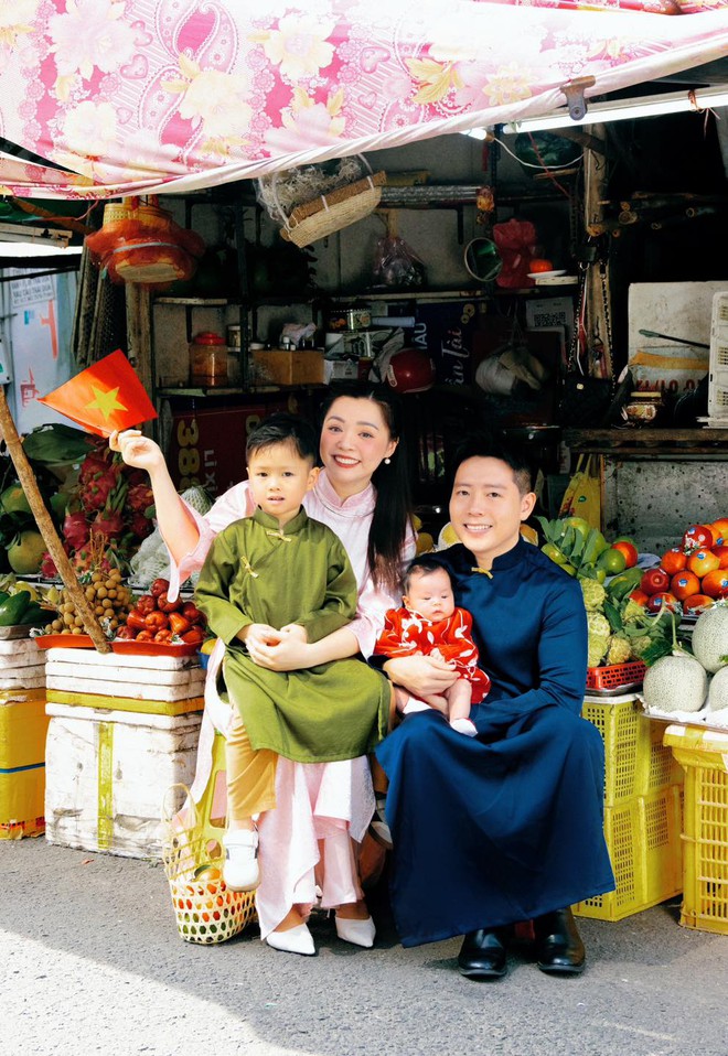 Gia đình nhỏ cùng nhau chụp ảnh Tết ở 4 địa điểm nổi tiếng tại TP HCM, tha hồ có loạt ảnh sống ảo - Ảnh 3.