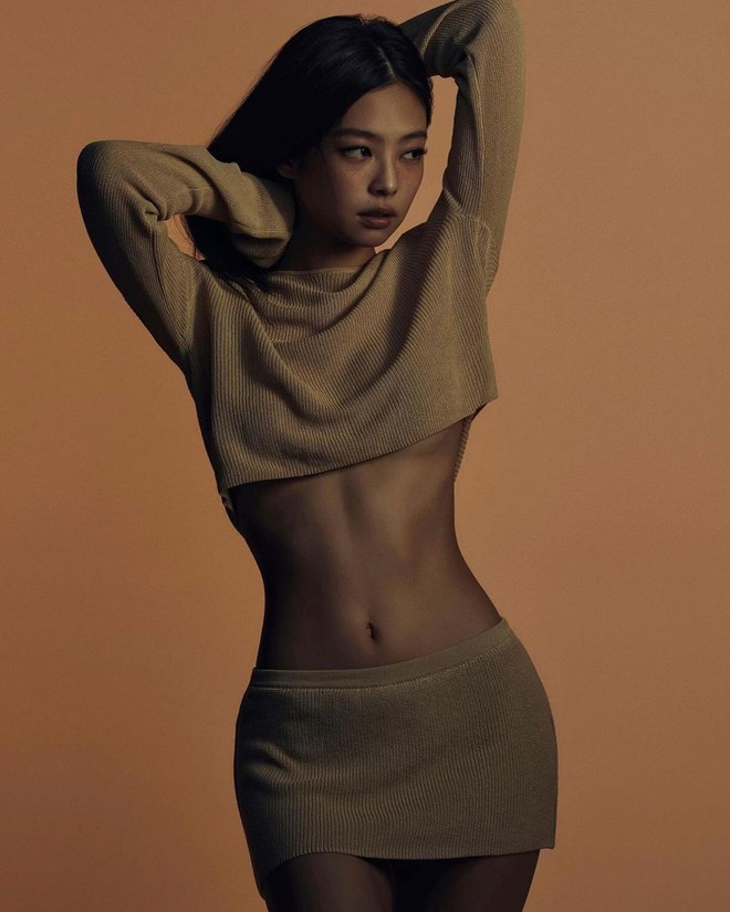 Top idol nữ viral nhờ thân hình siêu thực: Jennie chuẩn chỉnh, Jisoo gây tranh luận nhưng chưa bằng thánh body gen 4 tạo cơn sốt “độn hông” - Ảnh 3.