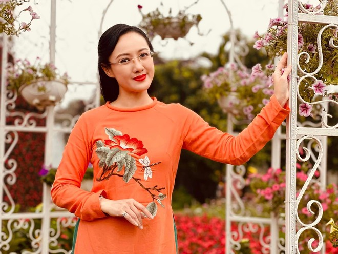 Sao Việt 8/2: Mỹ Tâm tự tay gói bánh tét, Hoa hậu HHen Niê dọn nhà đón Tết - Ảnh 6.