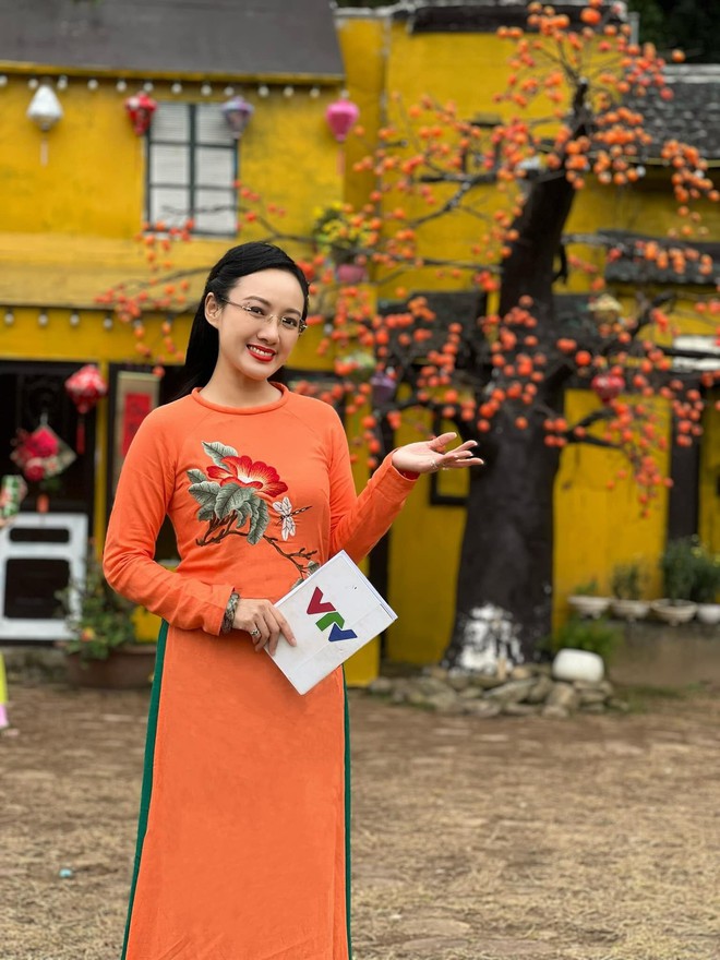 Sao Việt 8/2: Mỹ Tâm tự tay gói bánh tét, Hoa hậu HHen Niê dọn nhà đón Tết - Ảnh 5.