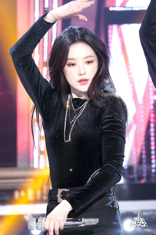 Idol hát dở nhất gen 4 lại có sân khấu bất ổn khiến netizen phản ứng gay gắt, thông báo tạm dừng hoạt động ngay sau tranh cãi - Ảnh 4.