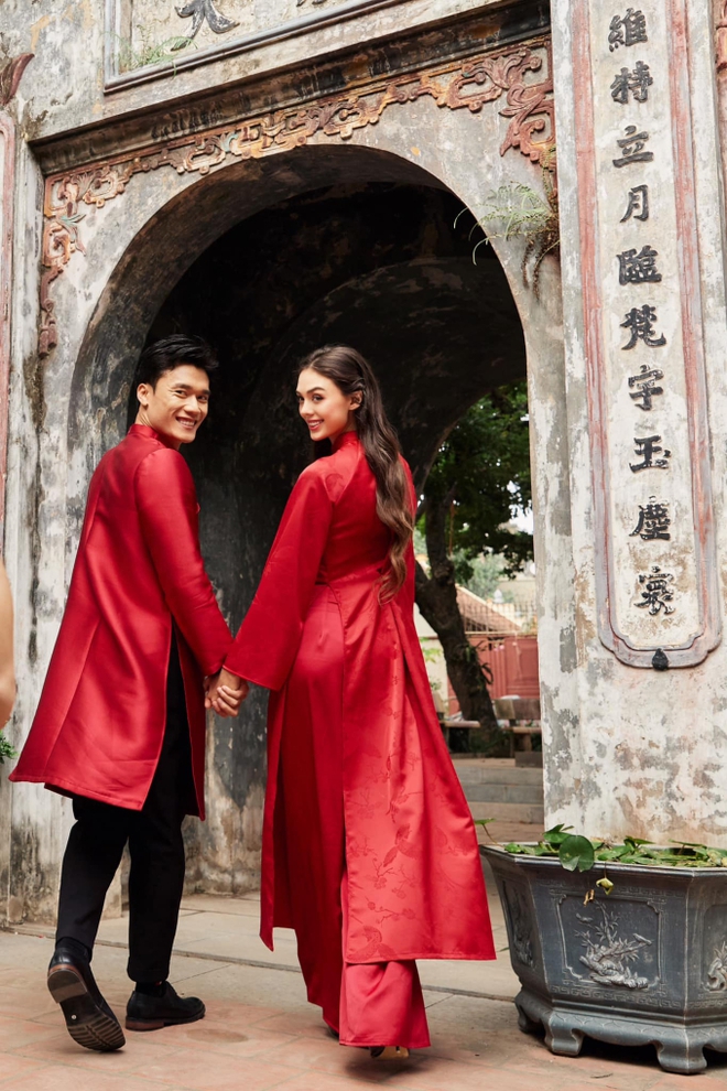 B&ugrave;i Tiến Dũng ho&aacute; người mẫu diện &aacute;o d&agrave;i chụp ảnh tết c&ugrave;ng vợ mẫu t&acirc;y v&agrave; con trai - Ảnh 6.