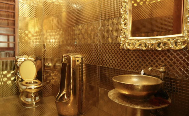 Hoa mắt với lâu đài dát vàng của đại gia đồng nát ở Nghệ An, đến toilet cũng phủ vàng bóng loáng - Ảnh 8.