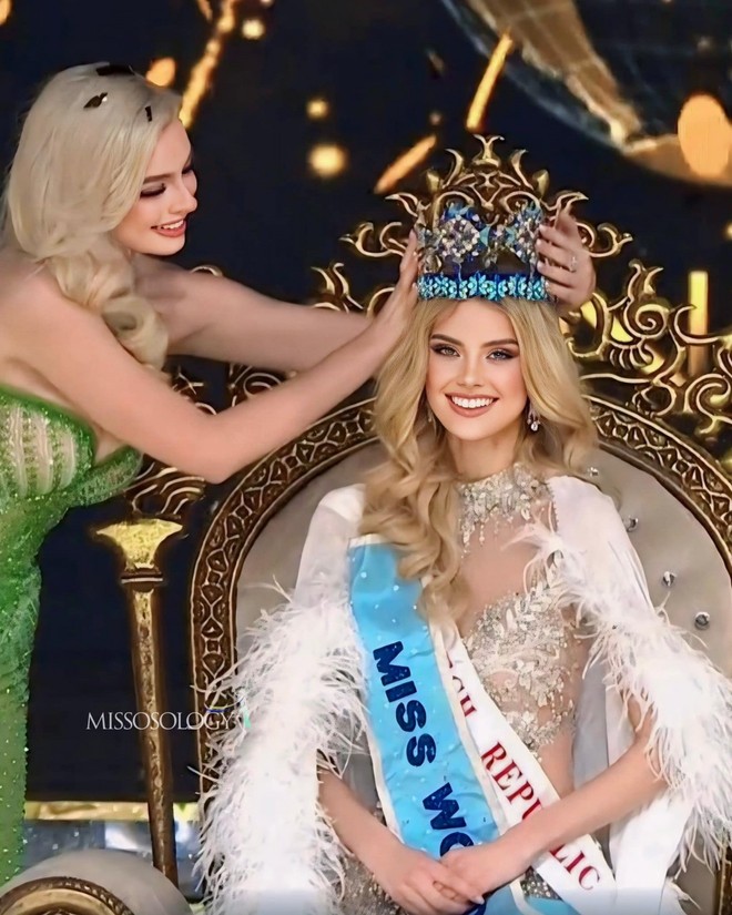 2 style đối lập của Tân Miss World 2024: Đi thi cắt xẻ táo bạo, ngoài đời nền nã kín đáo - Ảnh 1.