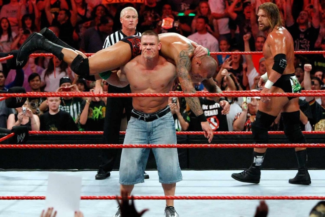 John Cena - Nhân vật gây sốc nhất hôm nay: Sự nghiệp thể thao đỉnh không kém The Rock, có khối tài sản cực khủng - Ảnh 3.