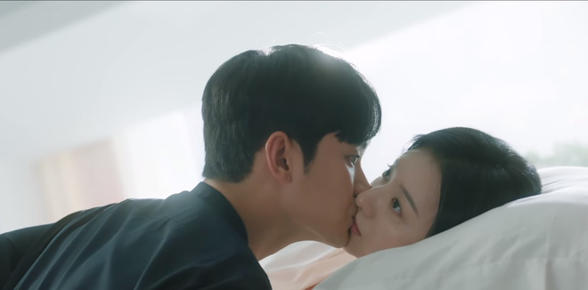 Phim của Kim Soo Hyun leo top 1 Việt Nam, cặp chính chemistry bùng nổ khiến netizen mong yêu thật - Ảnh 4.