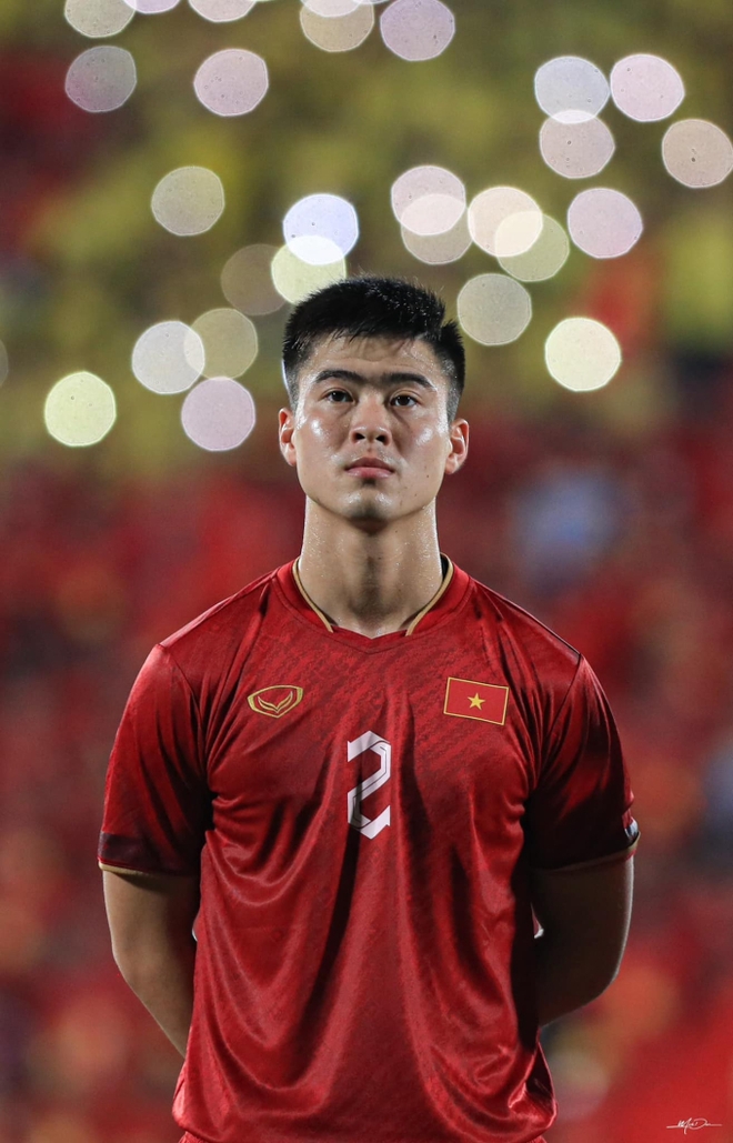 Top 5 cầu thủ đẹp trai nhất đội tuyển Việt Nam: Vị trí số 1 vừa điển trai lại còn giàu - Ảnh 15.