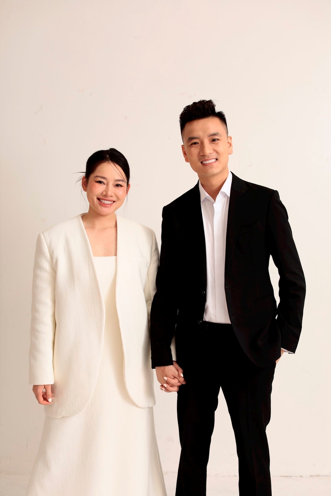 Quyền Leo Daily - từ nhân viên chạy bàn thành cặp “vợ chồng triệu đô”: Bị đối thủ chơi xấu trên livestream là điều không tránh được! - Ảnh 1. Quyền Leo Daily - từ nhân viên chạy bàn thành cặp “vợ chồng triệu đô”: Bị đối thủ chơi xấu trên livestream là điều không tránh được! - Ảnh 1.