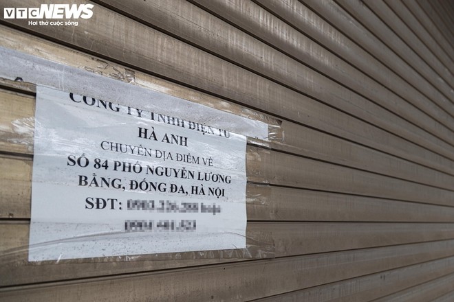 Nhiều cửa hàng giữa phố cổ Hà Nội im lìm đóng cửa, chủ nhà ngóng khách thuê - Ảnh 12.