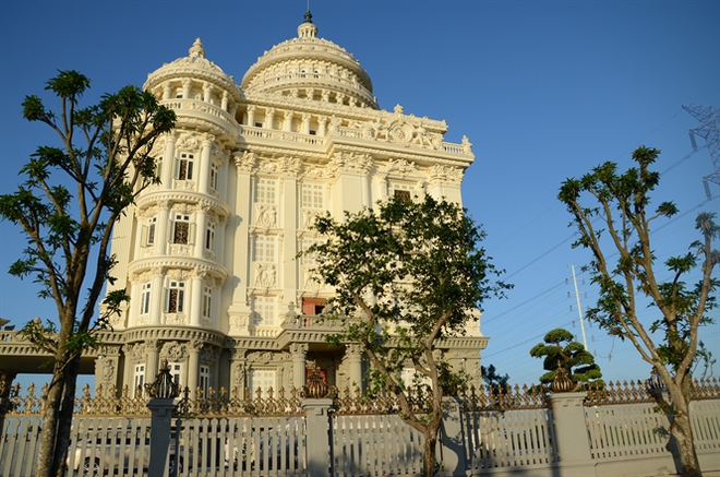 Không chỉ có Tràng An - Bái Đính, Ninh Bình còn là mảnh đất của những dinh thự bạc tỷ, 1 gia đình xây luôn 5 lâu đài liền kề! - Ảnh 13.