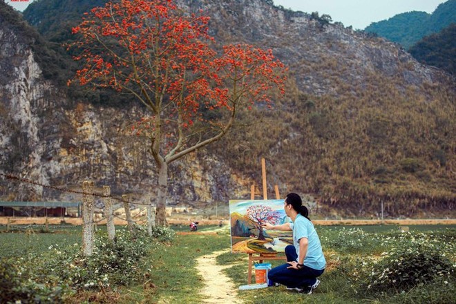 Tháng 3 hoa gạo nở đỏ một góc trời, đường làng trở thành điểm check in hút khách ở xứ Nghệ - Ảnh 11.