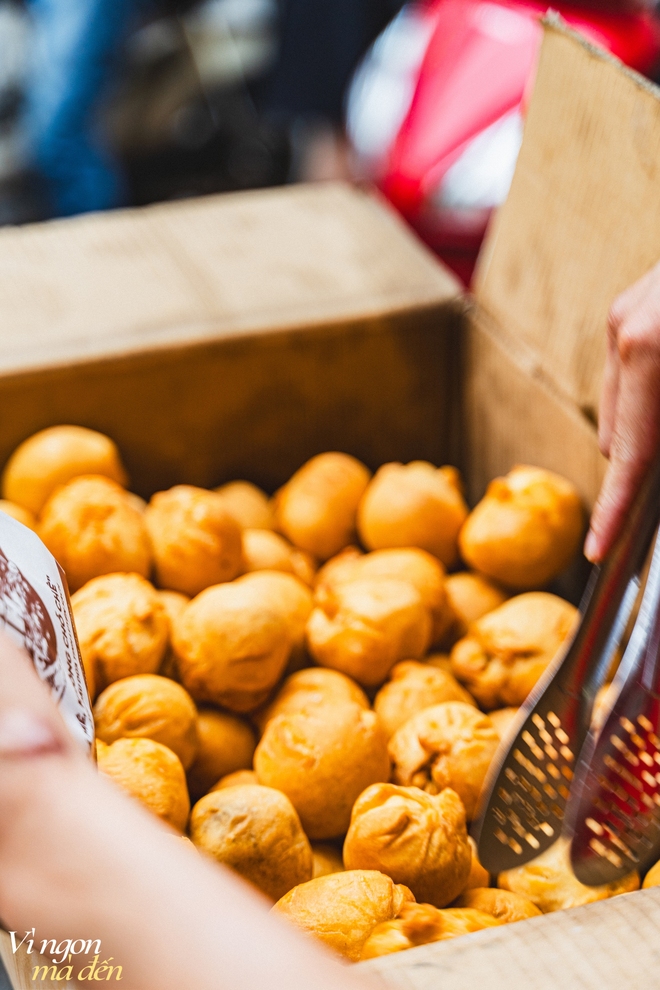 Tiệm bánh bao, bánh tiêu chiên bằng dầu dừa thơm phức ngày bán gần 3.000 cái, con gái nối nghiệp sáng tạo thêm nhiều món... "bắt trend" - Ảnh 12.