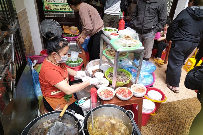 Chủ quán bún ngan Nhàn lên tiếng sau vụ lùm xùm:  Chị không chửi khách, chẳng hiểu sao sự việc lại thành ra như thế - Ảnh 3.