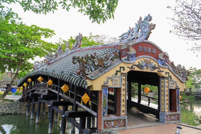 Cận cảnh cây cầu cổ có kiến trúc thượng gia, hạ kiều duy nhất xứ Huế - Ảnh 1.
