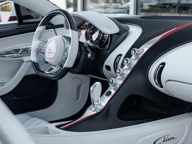 Rao bán Bugatti Chiron giá quy đổi hơn 95 tỷ đồng, chủ xe hứa tặng kèm Rolls-Royce Wraith hợp tông màu - Ảnh 4.