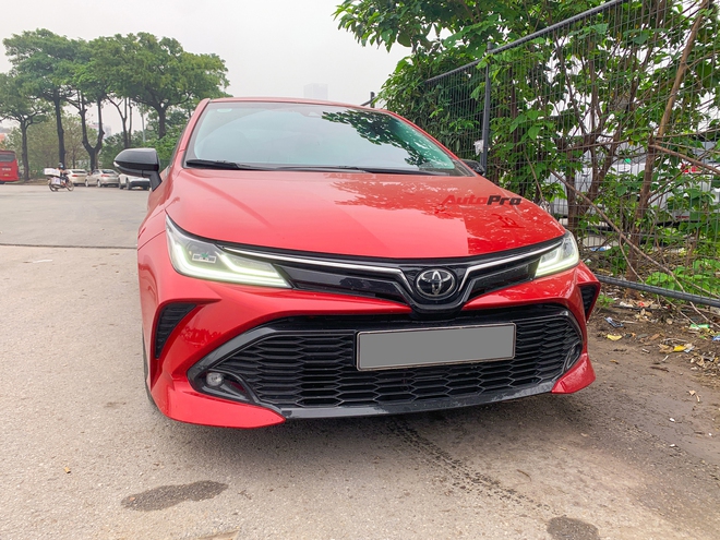Toyota Corolla Altis GR Sport đầu tiên xuất hiện tại Việt Nam: Ngoại hình hầm hố khác hẳn phong cách doanh nhân, đấu Civic RS - Ảnh 5.