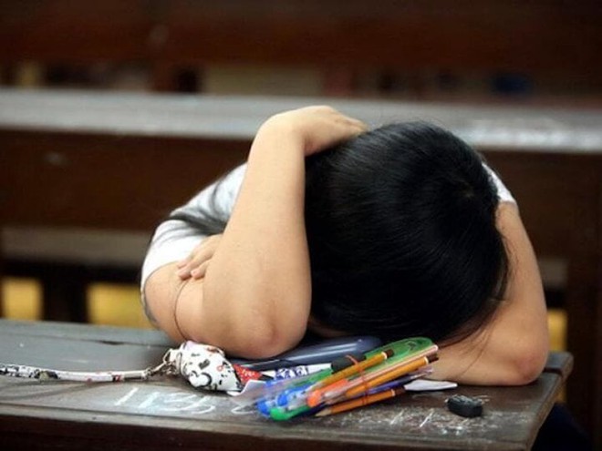Nữ sinh lớp 8 bị rối loạn nhân cách, nhiều lần tự huỷ hoại bản thân - Ảnh 1. Nữ sinh lớp 8 bị rối loạn nhân cách, nhiều lần tự huỷ hoại bản thân - Ảnh 1.