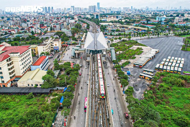 Bên trong tàu Metro Nhổn - ga Hà Nội trước ngày đón khách - Ảnh 1.