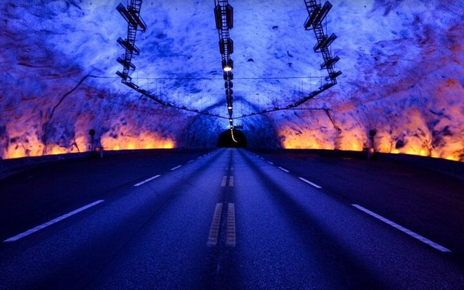 Có một hầm đường bộ dài nhất thế giới ở Na Uy, sở hữu hệ thống ánh sáng mê hoặc - Ảnh 4.