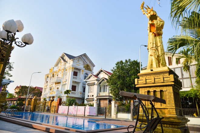 Biệt phủ rộng 10.000m2 như Disneyland thu nhỏ ở Hải Dương, gia chủ d&ugrave;ng trực thăng để đi lại, ri&ecirc;ng kh&ocirc;ng gian thờ c&uacute;ng đ&atilde; to bằng cả ng&ocirc;i nh&agrave; - Ảnh 14.