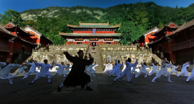 Chùa cổ núi Võ Đang - Thánh địa kungfu huyền bí trong phim Karate Kid - Ảnh 2.