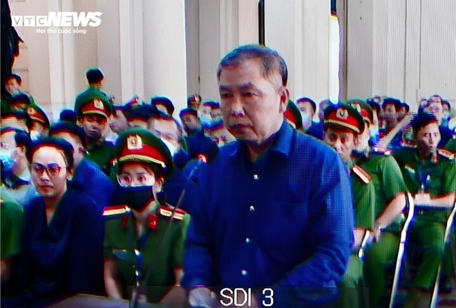 Cựu Chủ tịch HĐQT SCB n&oacute;i kh&ocirc;ng ngủ được, vợ v&agrave; mẹ kh&oacute;c hết nước mắt - Ảnh 1.