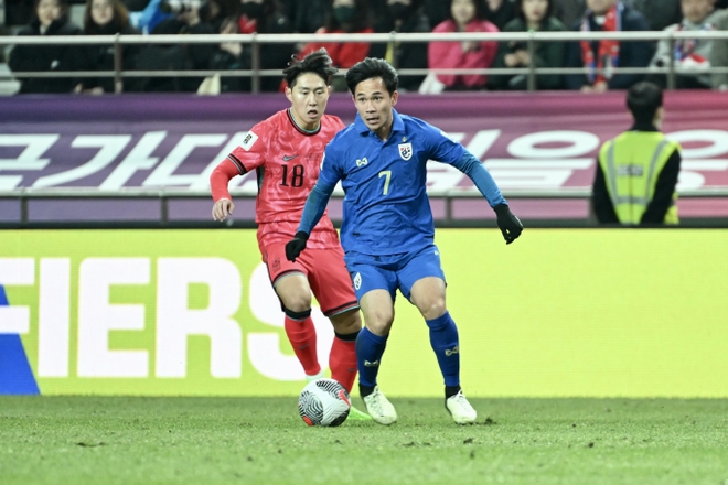 Th&aacute;i Lan tạo địa chấn khi cầm h&ograve;a H&agrave;n Quốc 1-1 ngay tr&ecirc;n s&acirc;n kh&aacute;ch, Son Heung-min ghi b&agrave;n vẫn phải chia điểm đầy cay đắng - Ảnh 8.