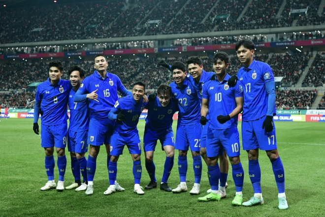 Thái Lan tạo địa chấn khi cầm hòa Hàn Quốc 1-1 ngay trên sân khách, Son Heung-min ghi bàn vẫn phải chia điểm đầy cay đắng - Ảnh 7.