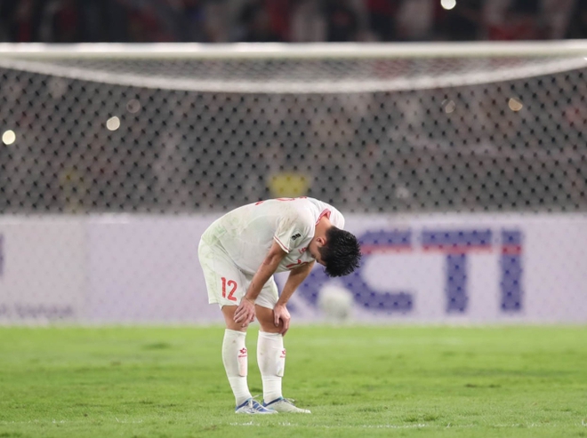 Dân mạng đồng loạt để hashtag Troussierout sau trận đội tuyển Việt Nam thua Indonesia, chiếc ghế nóng của HLV Troussier bị lung lay? - Ảnh 8.