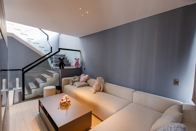 Trí Thịt Boà và Hà My chi hơn 11 tỷ mua penthouse rồi đập sửa lại