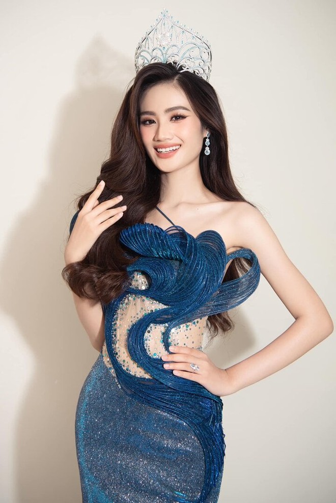 Ý Nhi đại diện Việt Nam tham dự Miss World, khán giả quốc tế nhận xét gì? - Ảnh 2.