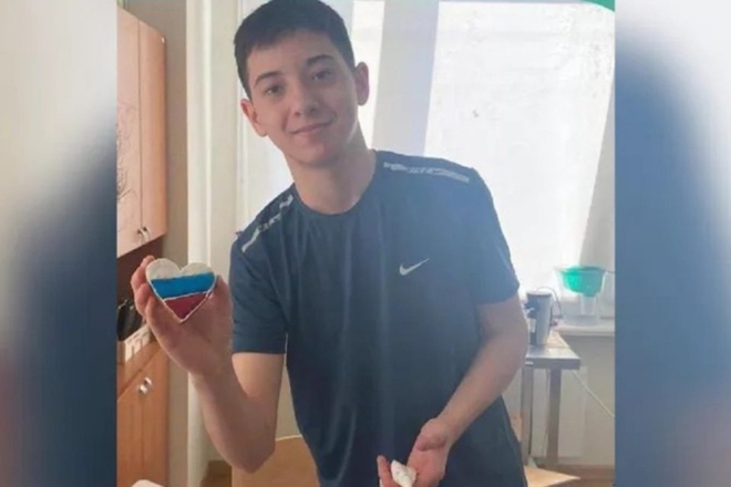 Vụ khủng bố kinh hoàng ở Nga: Cậu bé 15 tuổi dũng cảm cứu sống hàng trăm người - Ảnh 2.