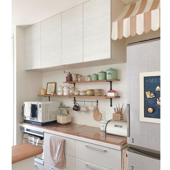 C&aacute;ch c&aacute;c b&agrave; nội trợ Nhật biến căn bếp kh&ocirc;ng kh&aacute;c g&igrave; cửa h&agrave;ng tạp h&oacute;a, đẹp đến bất ngờ - Ảnh 3.
