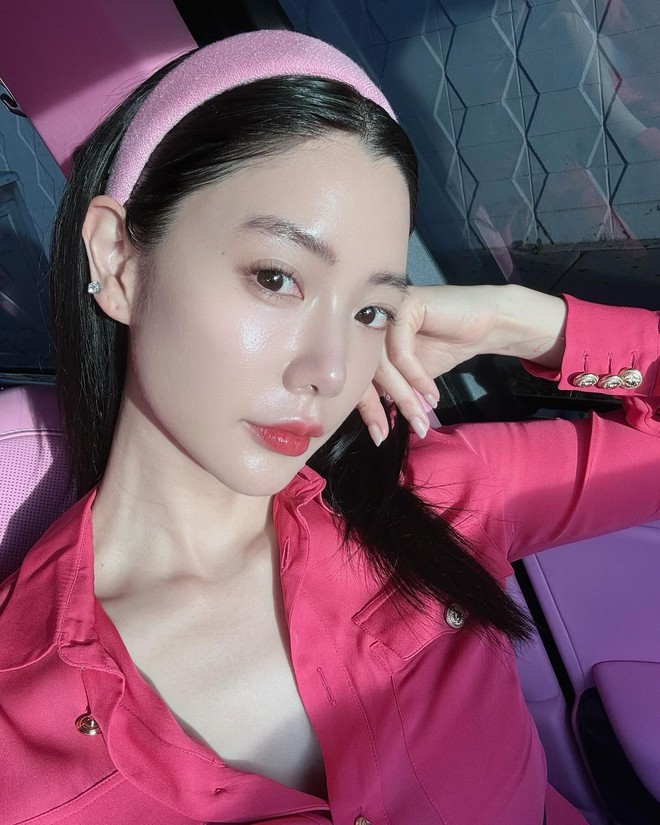 Nữ diễn viên 39 tuổi người Hàn Quốc tự tin vì có chiếc cổ đẹp, giữ 1 thói quen để mắt không nếp nhăn - Ảnh 4.