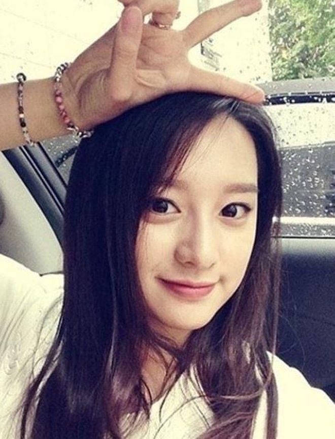 Loạt ảnh selfie trong veo của kim ji won thời niên thiếu