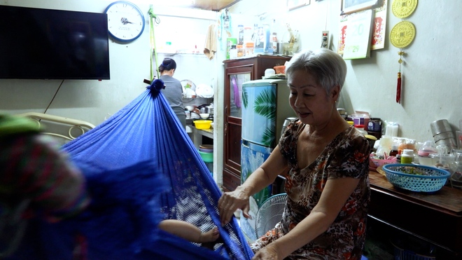 Cuộc sống bức bí của người dân khu Mả Lạng trong những căn nhà siêu nhỏ ở khu tứ giác vàng của TPHCM - Ảnh 4.