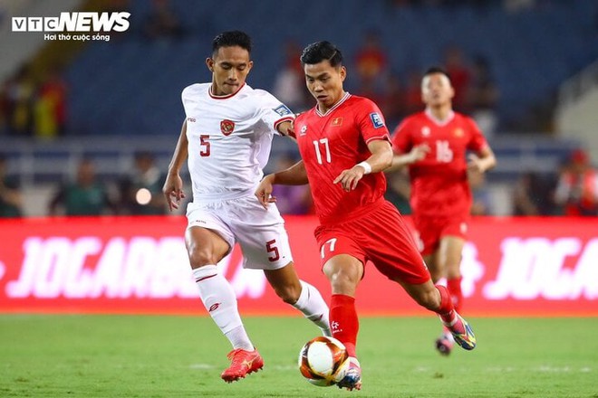 Thua Indonesia 2 trận, tuyển Việt Nam tụt sâu trên bảng xếp hạng FIFA - Ảnh 1.