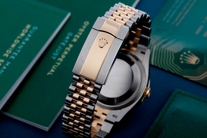 Quang Hải đeo đồng hồ Rolex đính kim cương có giá hơn 600 triệu trong lễ cưới - Ảnh 8.