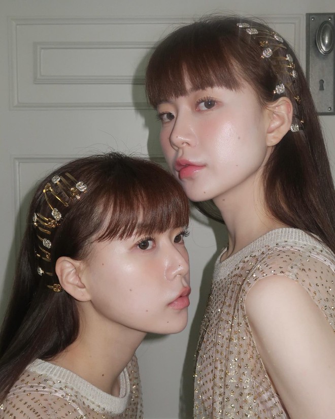 Cặp sinh đôi người Hàn có style đẹp đỉnh, nhìn chẳng ai nghĩ hơn 30 tuổi - Ảnh 2.