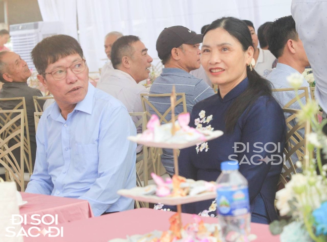 Quang Hải xuất hiện cực bảnh bao, cùng bố mẹ tất bật chuẩn bị cho đám cưới với Chu Thanh Huyền - Ảnh 7.