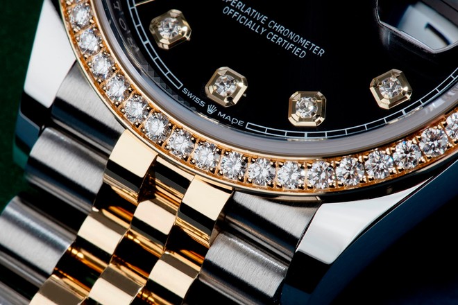 Quang Hải đeo đồng hồ Rolex đính kim cương có giá hơn 600 triệu trong lễ cưới - Ảnh 7.