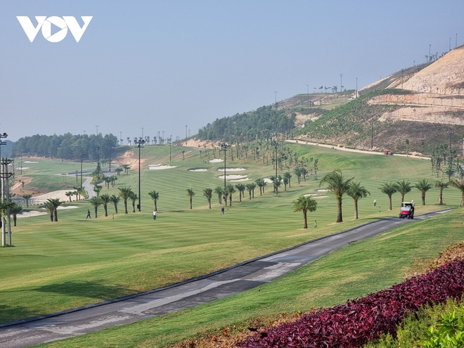 Nhân viên sân golf ở Việt Yên, Bắc Giang tử vong dưới hồ nước - Ảnh 1.