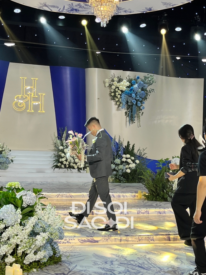 Bó hoa Quang Hải cầm đi trao cho Chu Thanh Huyền trong ngày cưới: Ý nghĩa đặc biệt với ước mong hôn nhân không còn sóng gió - Ảnh 3.
