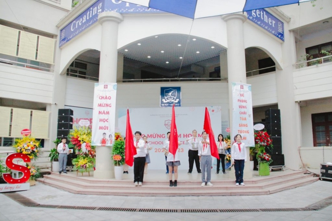 Phụ huynh Hà Nội đùa nhau, muốn chuyển nhà đến quận này vì địa bàn quy tụ quá nhiều trường THCS đỉnh của chóp, cả công lập và dân lập - Ảnh 1.